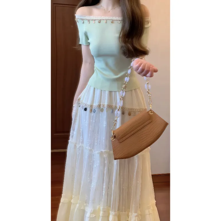 一字领贝壳装饰针织上衣+蕾丝拼接半身长裙两件套装裙9549