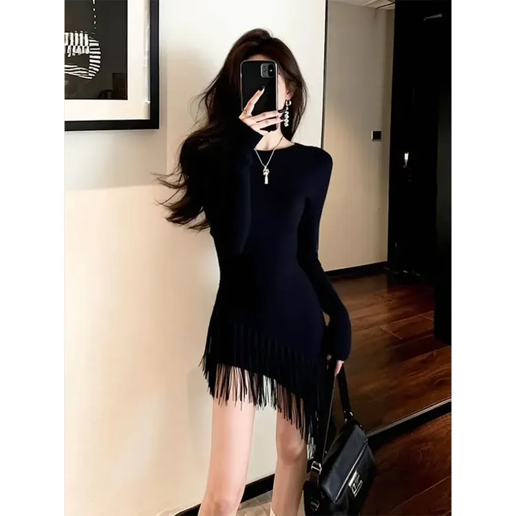 法式特别漂亮掐腰黑色流苏边针织长袖连衣裙女秋冬法式收腰短裙子