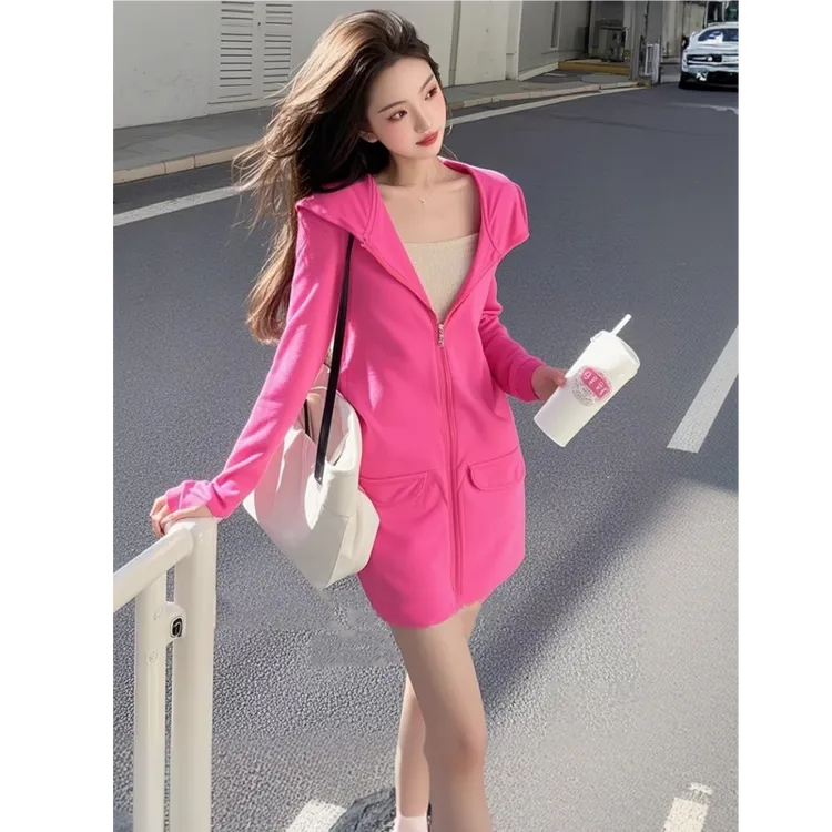 2025年开春玫粉色连帽卫衣连衣裙休闲气质短款包臀多巴胺绝美小裙
