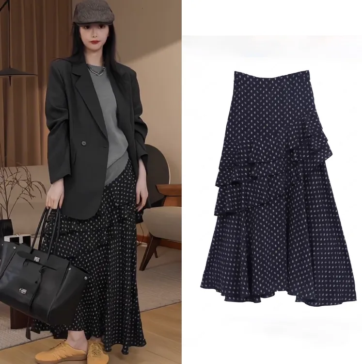 韩系不规则小花蛋糕裙秋季新款2025超火半身裙慵懒风独特漂亮裙子