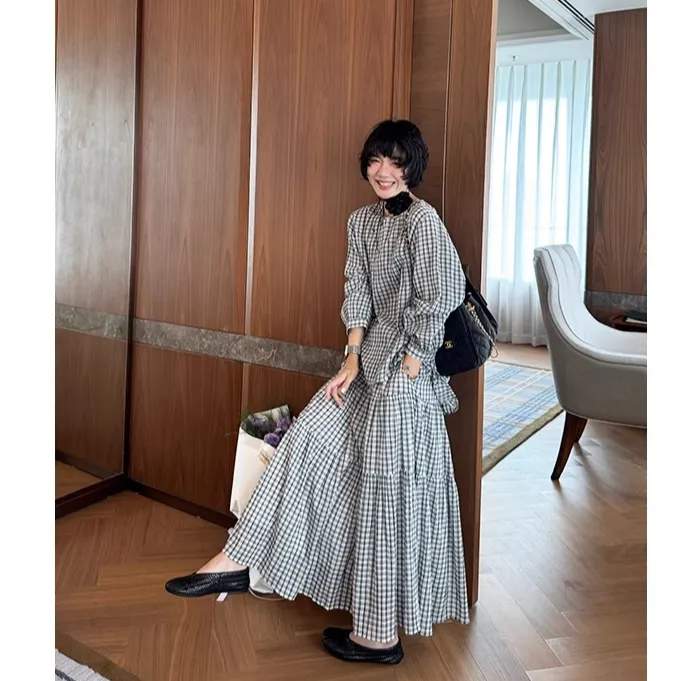 气质小众高级纹理感套装女2026春夏新款宽松格子上衣半身裙两件套