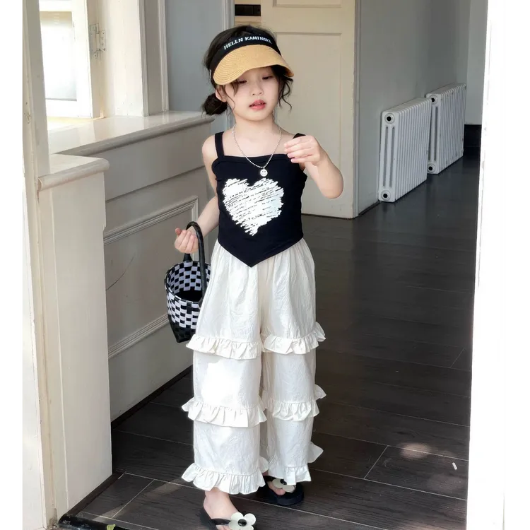 现货女童套装五一出游韩版时尚黑色爱心吊带花边阔腿裤休闲童装