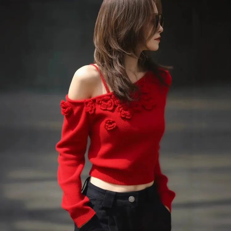 韩系氛围感早秋穿搭气质独特漂亮小众设计立体花朵红色斜肩针织衫