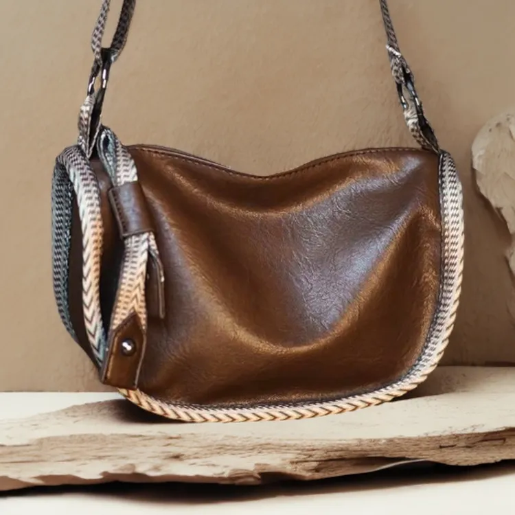 斜挎包包女款时尚轻奢女包2025新款潮高级感单肩包大容量女士包包