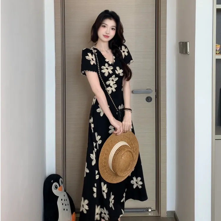 花边领V领黑色碎花连衣裙女