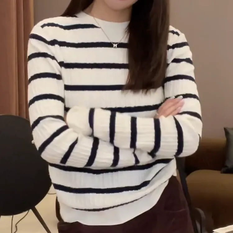 【莫兰画廊】秋冬设计感极简坑条条纹百搭长袖打底T恤LK2508205