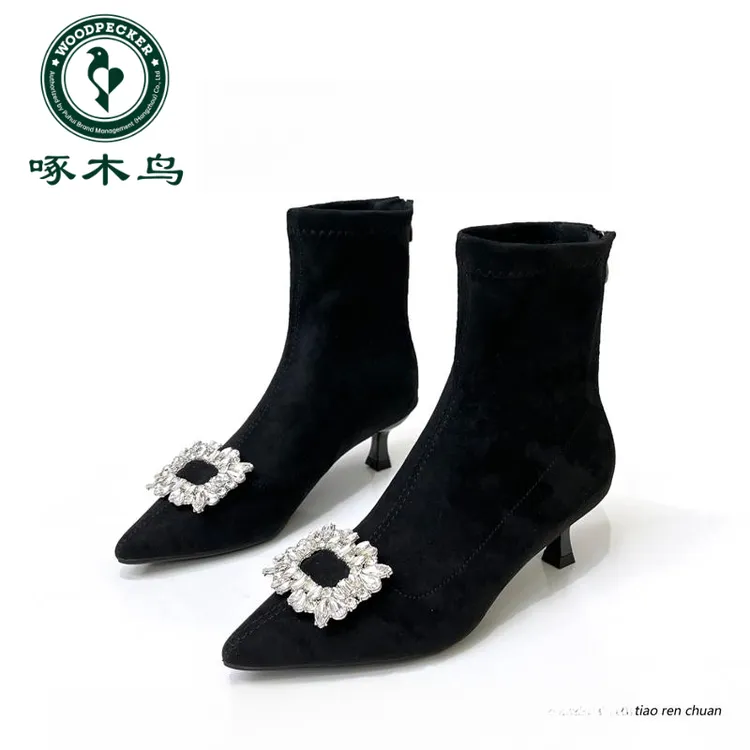 啄木鸟气质绒面黑色短靴女2025新款尖头水钻瘦瘦靴弹力显瘦时装靴