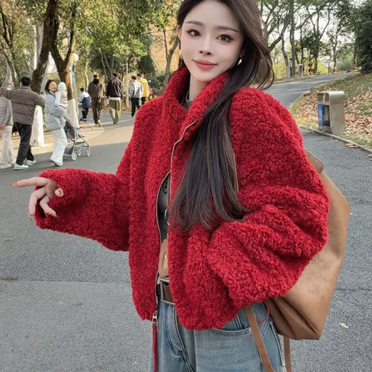 时尚慵懒风气质立领毛绒外套女2025冬季新款圣诞新年红色短款上衣