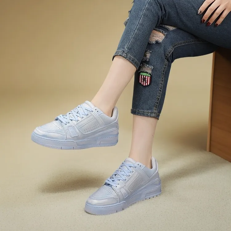 GCHAOLIUFANG夏季2023男士高端潮鞋经典时尚百搭透气运动潮流板鞋