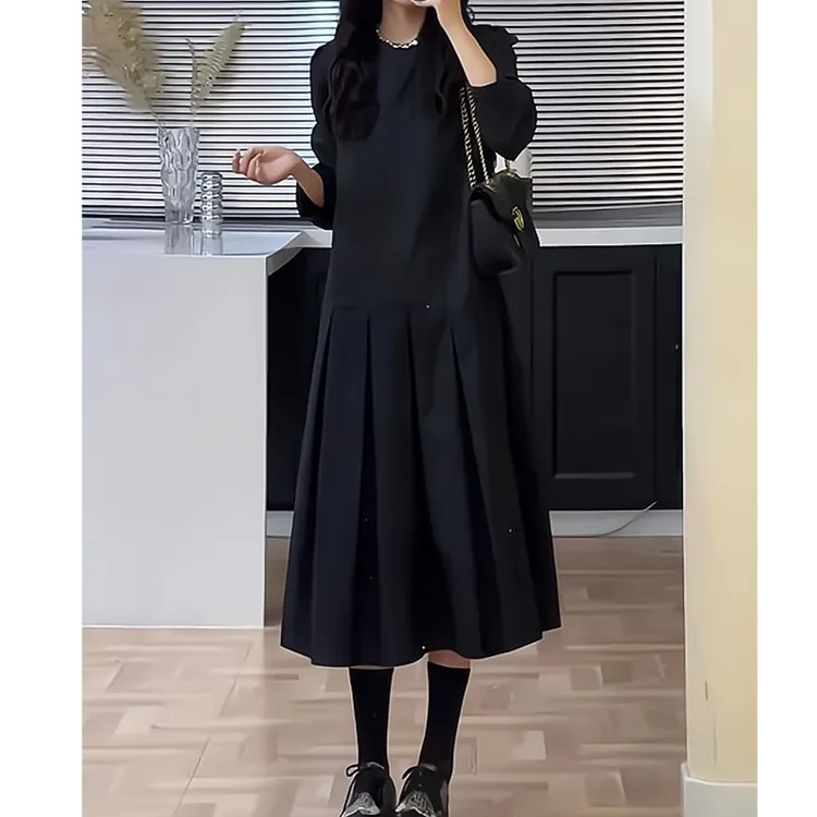 梨形身材韩版休闲风黑色圆领连衣裙早秋新款宽松显瘦下摆百褶长裙