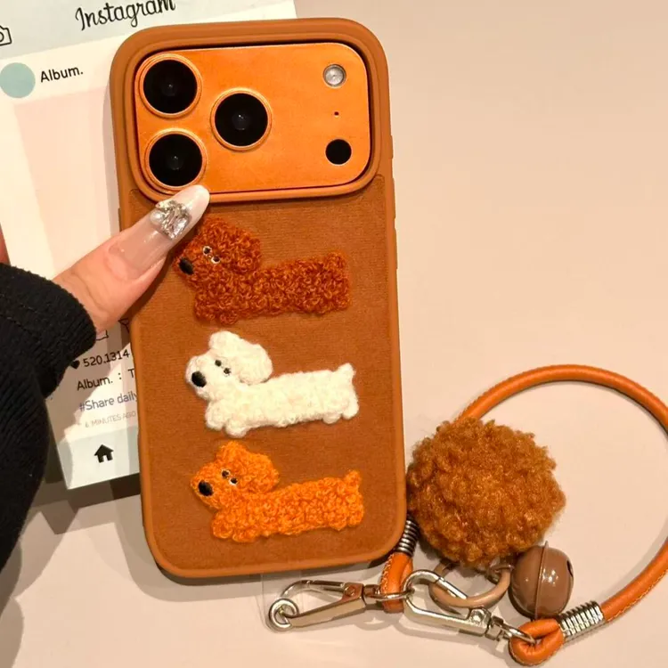 秋冬绒布刺绣腊肠狗手拎绳适用iPhone17pro手机壳16pm可爱15女14