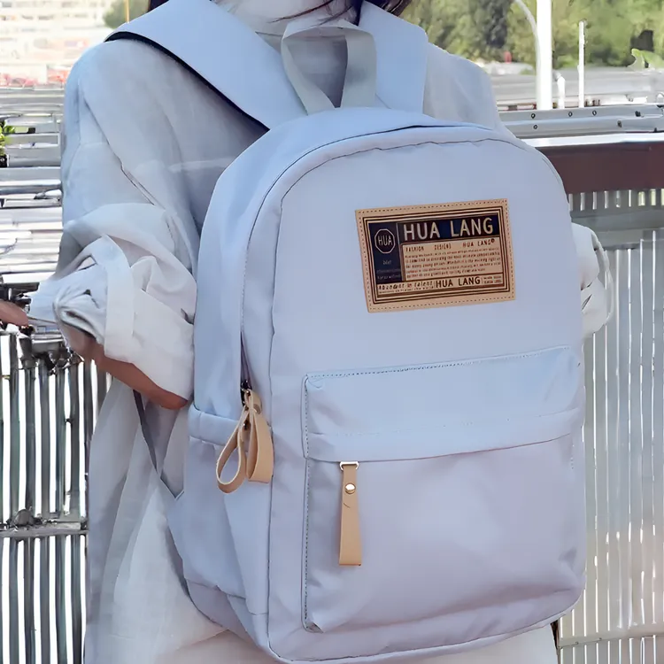 百搭双肩包包女款爆款2025新款背包简约便携通勤旅游通用书包