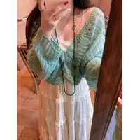 绿色镂空别致针织开衫+百搭蕾丝吊带背心+绝美蛋糕半身裙套装D790