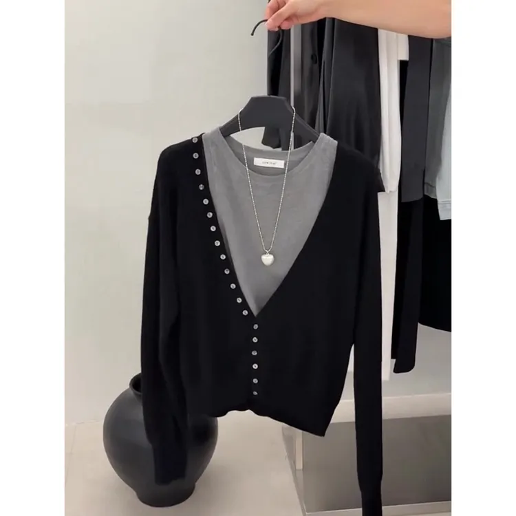 2025秋季新款女大码层次感美学假两件v领针织开衫女毛衣外套上衣