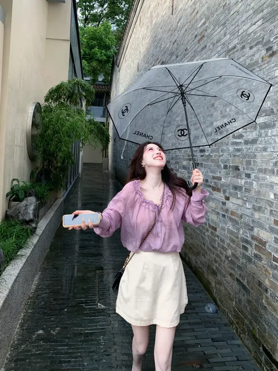 2025夏季新款韩系松弛感穿搭紫色花边衬衫上衣搭配短裙气质两件套
