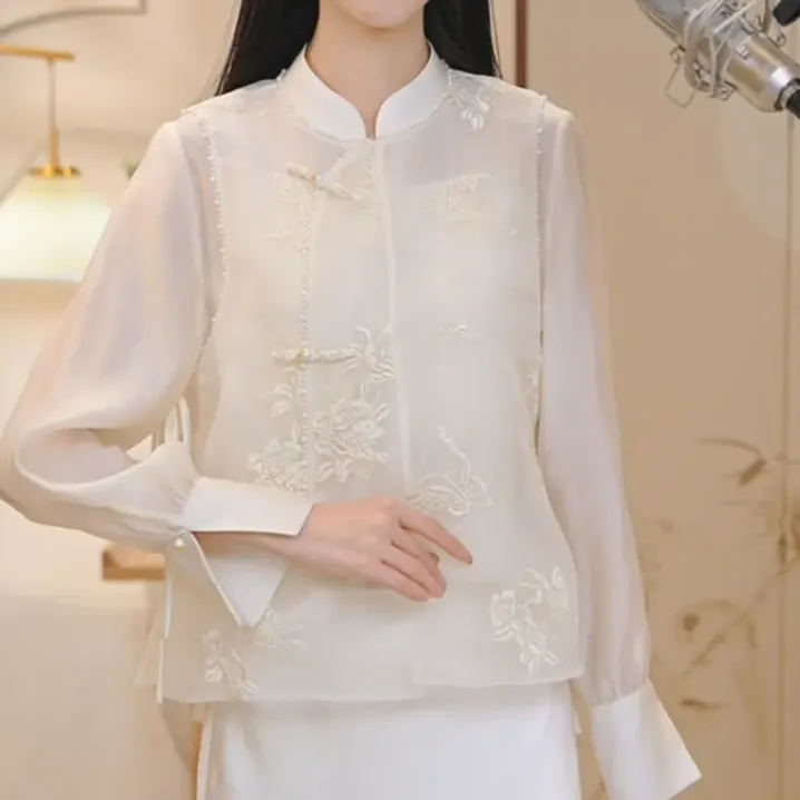 2025禅意新中式原创设计师钉珠蝴蝶刺绣百搭马甲上衣女装百搭别致