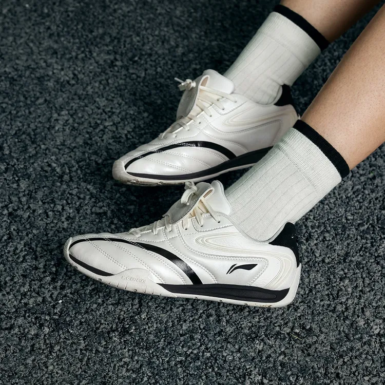 李宁菲林Pulse情侣复古赛车足球风休闲运动薄底鞋AGLV135/AGLV136