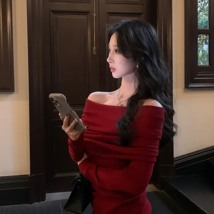 红色一字肩长袖上衣女秋冬圣诞跨年穿搭小个子露肩内搭毛衣韩系