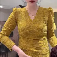 〖猫姐衣橱〗秋冬新款时尚雪尼尔蕾丝ｖ领打底上衣3081