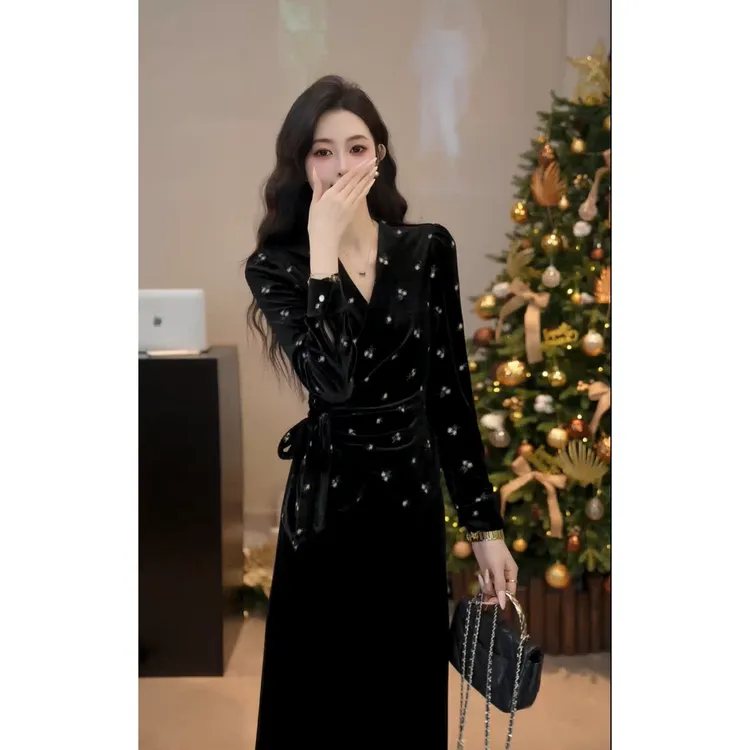 YUANLIANSU/圆脸酥【灰山雾雨】淑女风花朵刺绣压褶收腰金丝绒衬衫