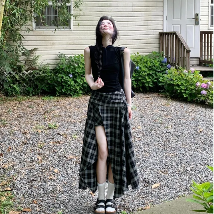 夏季时尚新款韩系小众女装显瘦无袖上衣百搭设计感半身裙洋气衣服