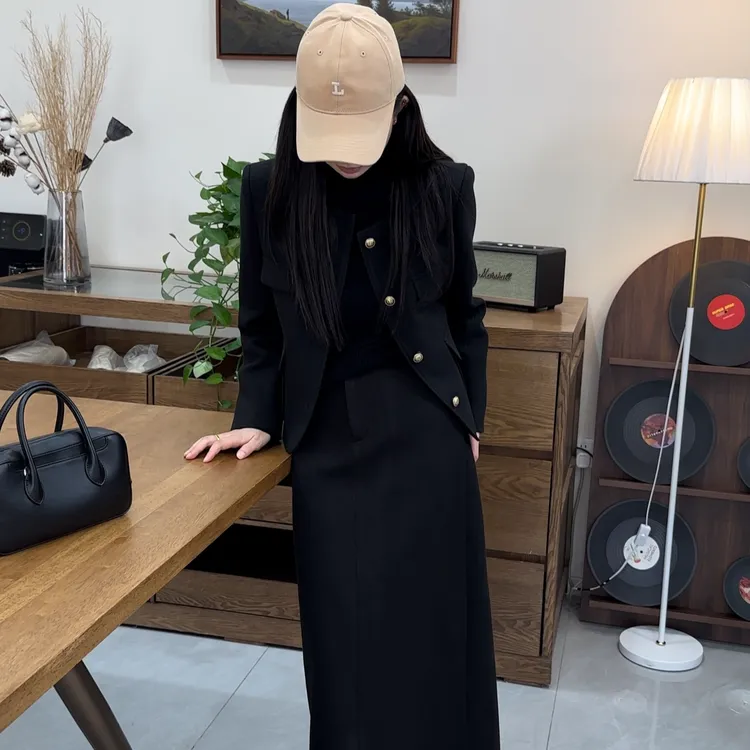 25年早秋黑金高级感名媛小香风小个子短款羊毛外套百搭秋冬秋季