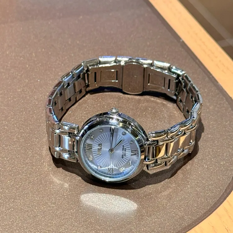 FILA斐乐手表时尚轻奢镶钻罗马数字日历女士防水石英腕表送女友