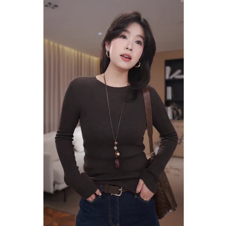 广州琴姐【布朗尼秋】琥珀流光风薄款圆领长袖针织打底衫女秋季7602