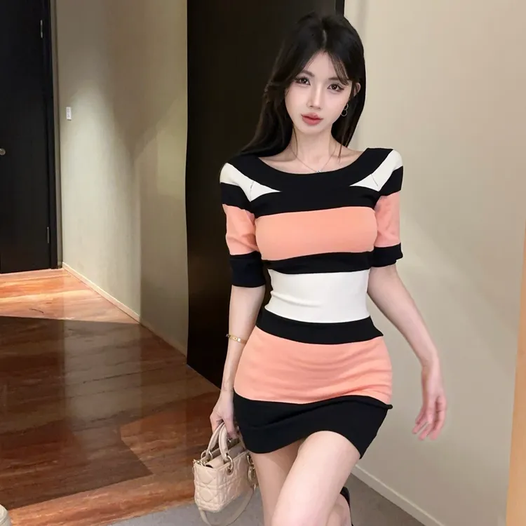 针织条纹短袖连衣裙女春季纯欲辣妹性感露背包臀裙多巴胺绝美裙子