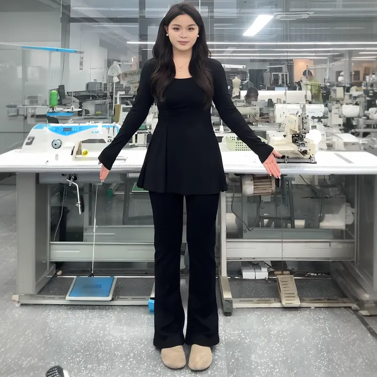 大码女装chic黑色收腰内搭针织衫早秋微胖mm显瘦遮肚长袖打底上衣