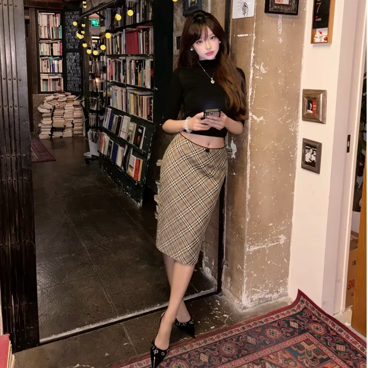 纯欲风甜辣性感修身中袖上衣露脐T恤低腰包臀格纹鱼尾半身裙套装