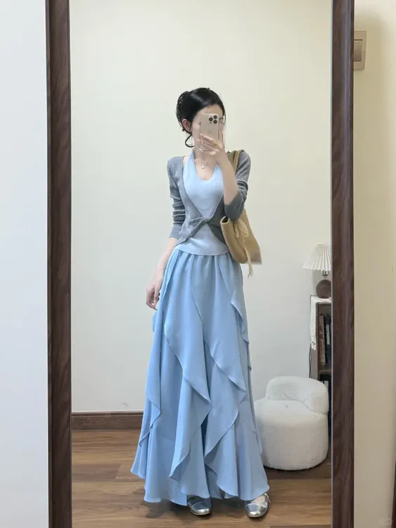 秋季搭配一整套韩系穿搭挂脖假两件针织衫搭配半身裙显瘦两件套女