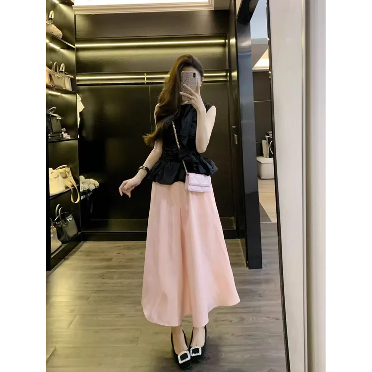 2025夏季高级感穿搭套装黑色凉感背心a字裙大摆半身裙两件套