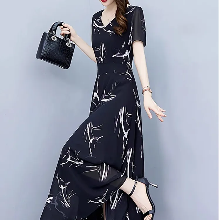 22141连衣裙子女装夏季2025年新款碎花气质妈妈显瘦短袖a字中长裙