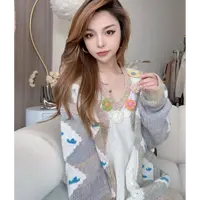 【百分百山羊绒】254135重工洋气V领款钩花羊绒衫菱形格款