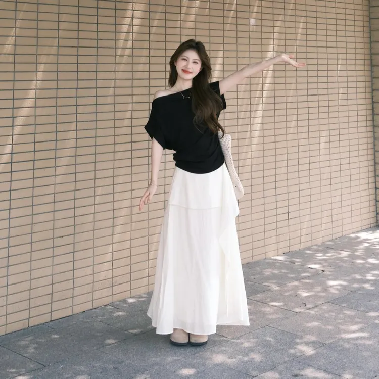 高级感黑色一字领t恤女夏季显瘦设计感小众短款露肩上衣短袖套装