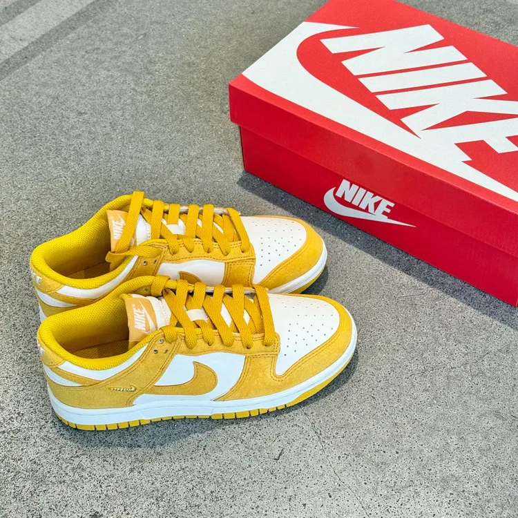 NIKE耐克 DUNK LOW 女款低帮复古黄白色复古运动休闲板鞋官方正品