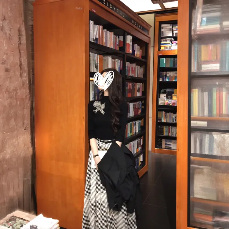 法式秋冬百搭长袖性感半高领T恤圆领通勤风复古格子半身裙两件套