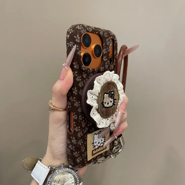 卡通绒布碎花KT猫磁吸适用苹果17promax手机壳16pro可爱15硬14pm