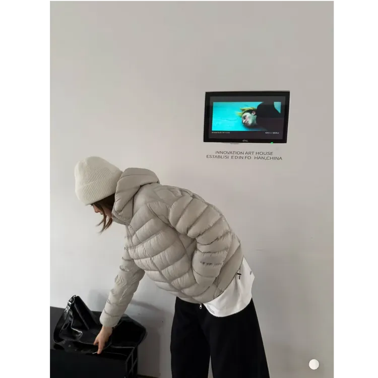 排骨羽绒服女2025冬新款巨好看连帽轻薄保暖短款白鸭绒外套