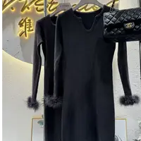 V.V.STUDIO-【纯欲性感】V领针织毛毛连衣裙