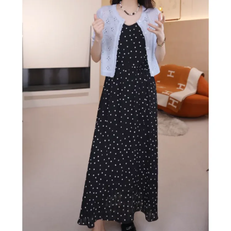 时尚新品轻奢显瘦欧若风针织开衫+百搭显瘦波点连衣裙LK2502486