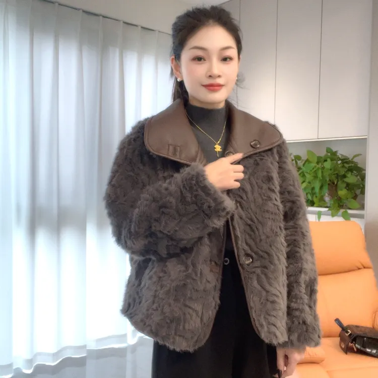  【双面双穿】2025新款皮毛一体时尚女士休闲轻奢翻领加厚保暖外套