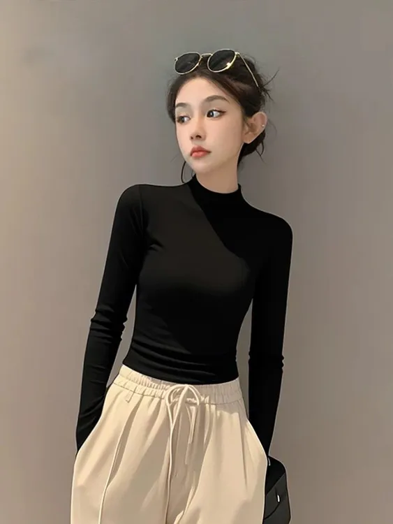 2025秋冬新款黑色半高领长袖打底衫女内搭外穿针织显瘦洋气上衣潮