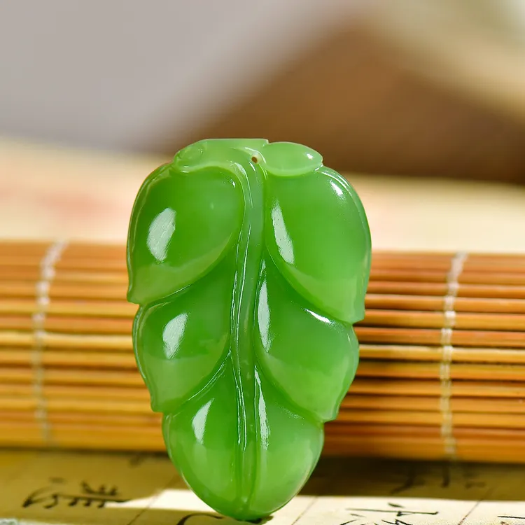 天然和田玉俄罗斯和田玉碧玉老坑冰底金枝玉叶 叶子时尚绿色满绿