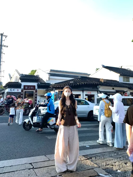 2025夏季新款韩系穿搭高级感V领小衫上衣宽松百搭休闲裤两件套女