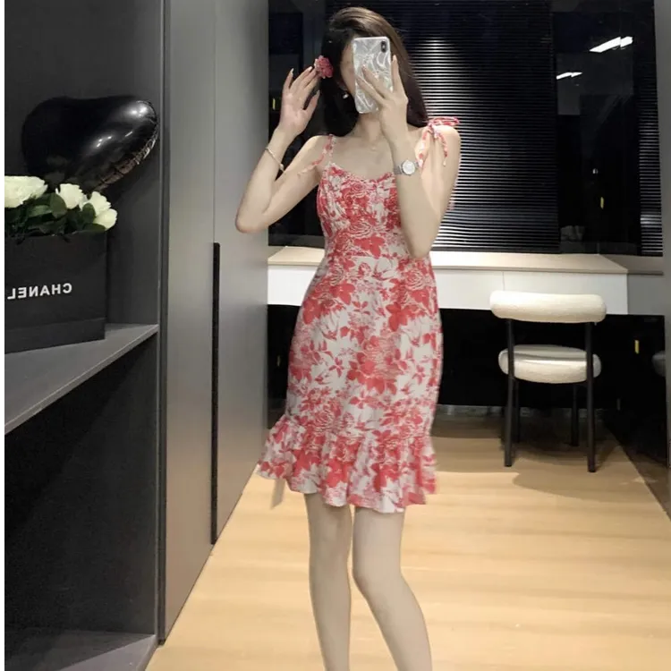 【现货】吊带连衣裙女法式复古收腰显瘦海边度假风小个子碎花裙子