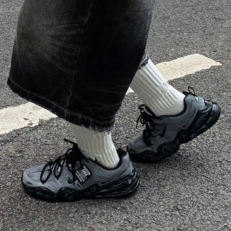 NIKE/耐克虚空 翻毛皮 设计感 解构  运动休闲 缓震 男女款 黑灰