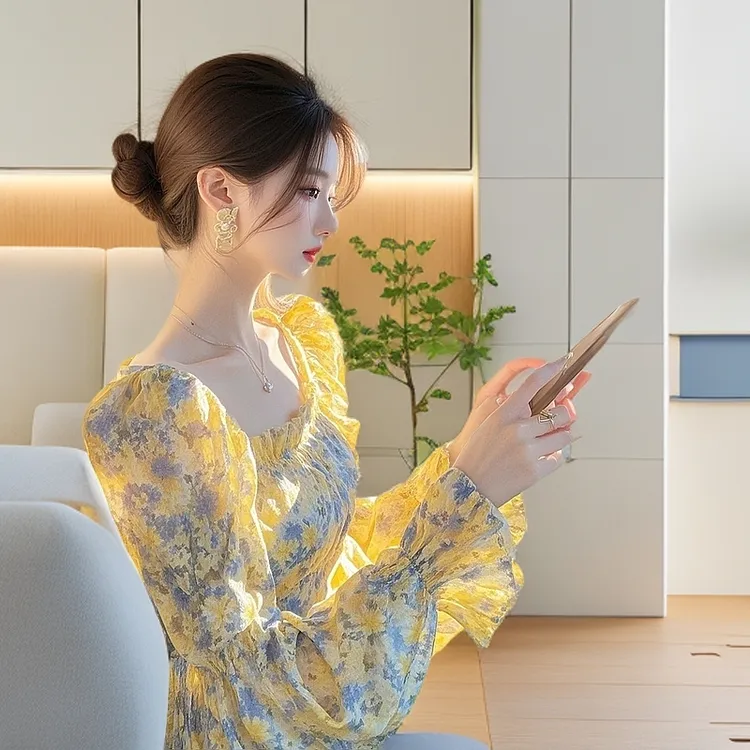 2025年秋季时尚新款漂亮小衫高级感轻奢减龄洋气法式黄色碎花衬衫
