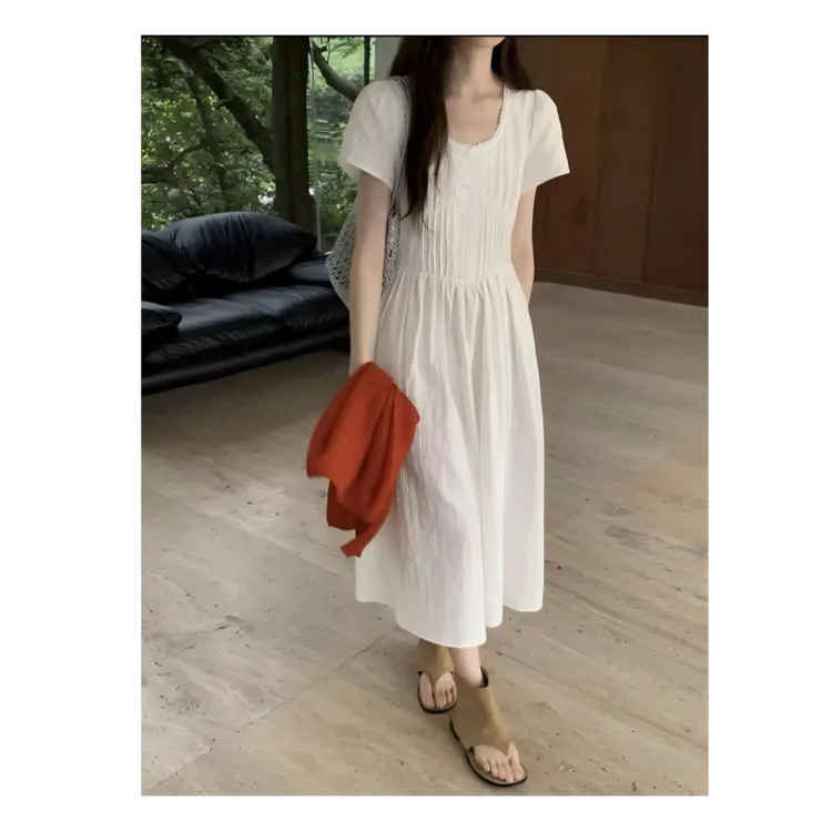 2025夏季新款温柔系法式风琴褶收腰连衣裙女蕾丝气质初恋高腰长裙